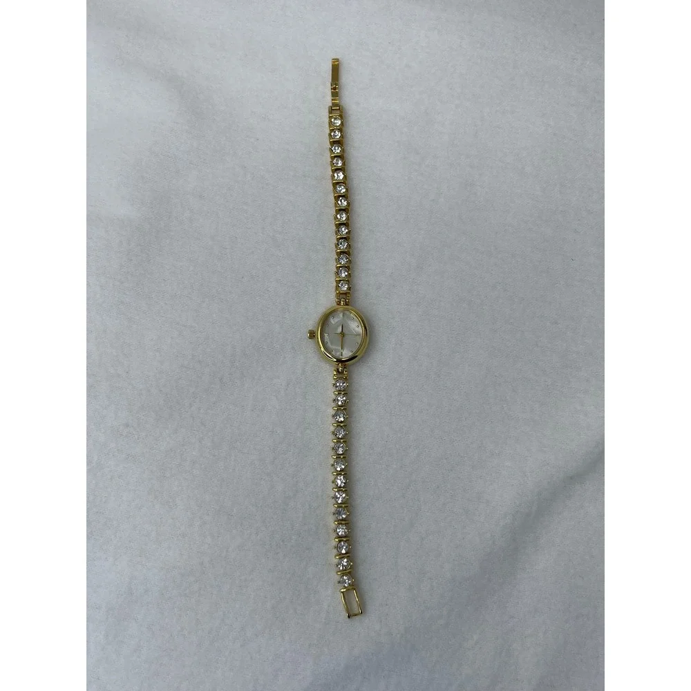 N/A elegant gold